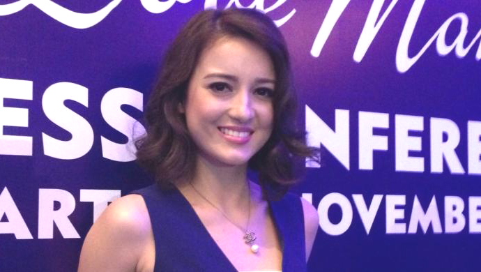 julie-estelle-diabadikan_20160125_193315.jpg