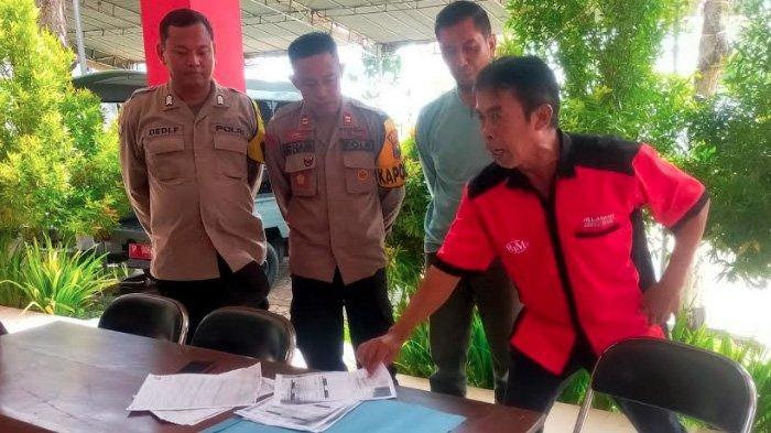 jumadi-made-baju-merah-caleg-nasdem.jpg