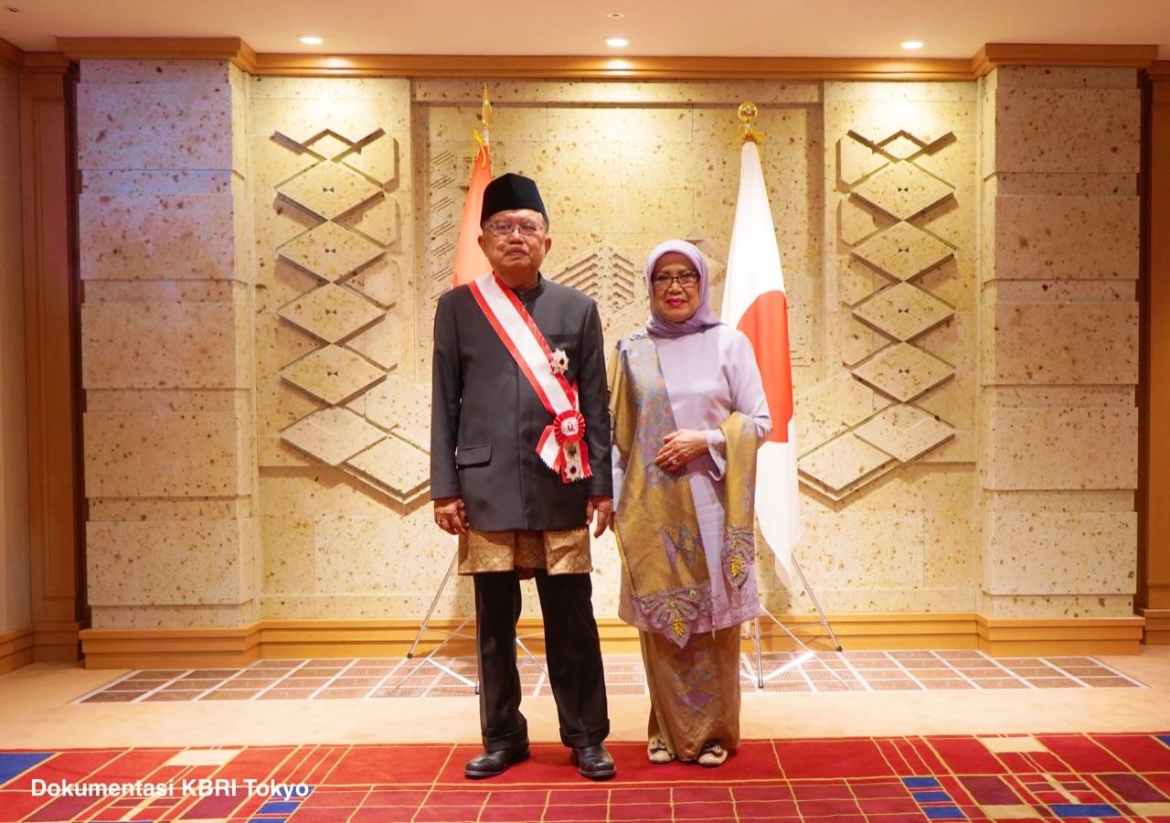 jusuf-kalla-menerima-grand-cordon-of-the-order-of-the-rising-sun-nih3.jpg