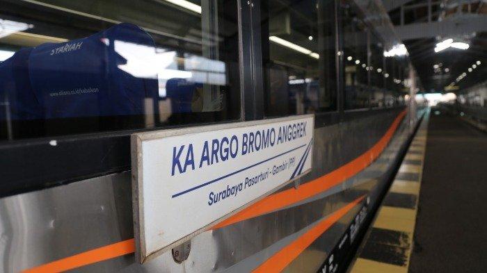 KA Argo Bromo Anggrek. Rincian jadwal kereta api relasi Semarang-Jakarta tersedia kelas eksekutif dengan harga tiket mulai Rp 260 ribu.