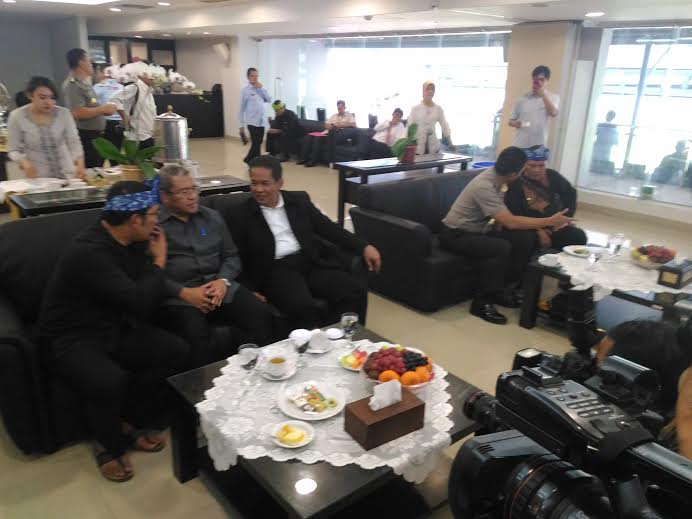 kabareskrim-mabes-polri-komjen-anang-iskandar-mendatangi-stadion-gelora-bandung-lautan-api-gbla_20160210_172522.jpg