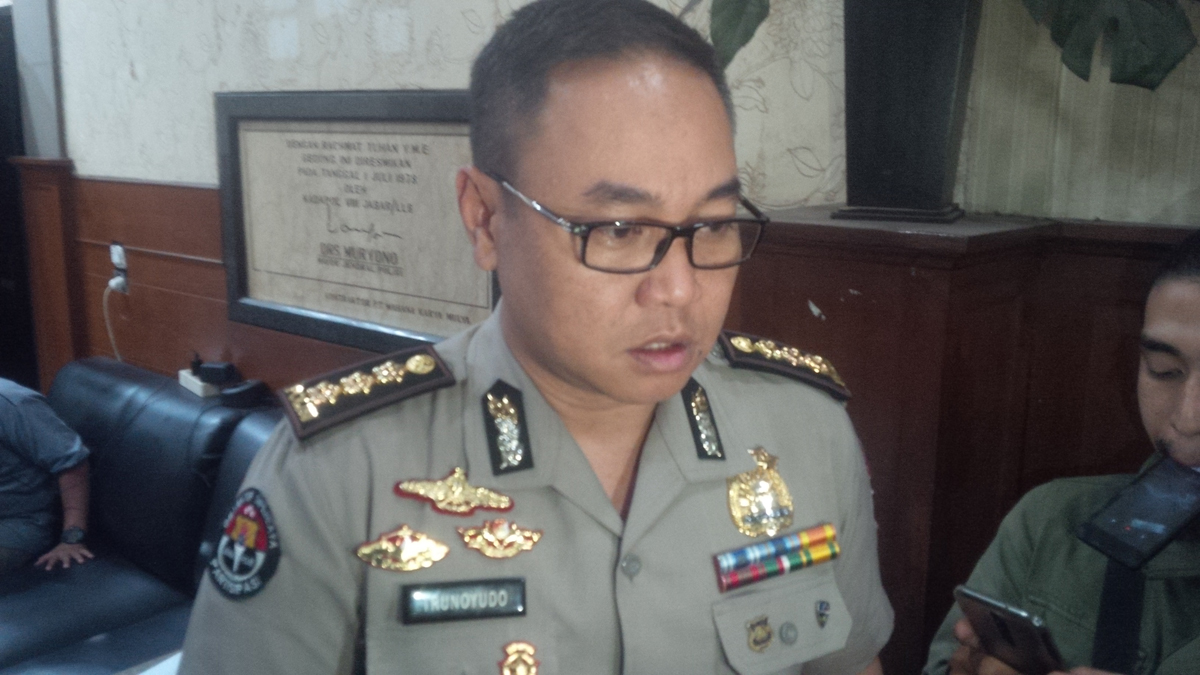 kabid-humas-polda-jabar-kombes-trunoyudo-wisnu-andiko_20180903_192616.jpg