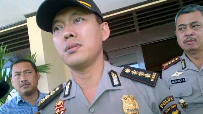 kabid-humas-polda-jatim-kombes-pol-awi-setiyono_20150203_141843.jpg