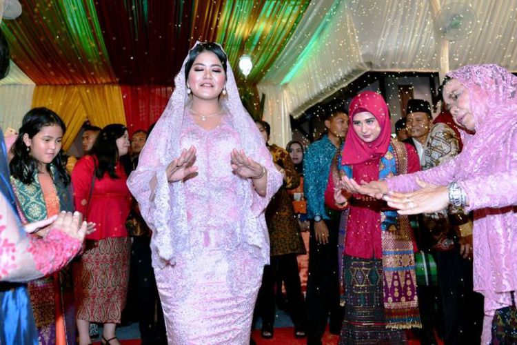 kahiyang-ayu-siregar-nih2_20171121_212520.jpg