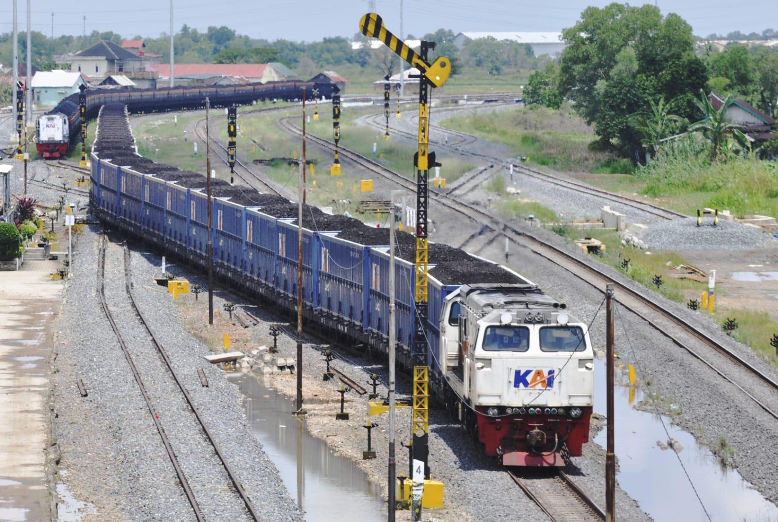 Kereta Api Didorong Jadi Penggerak Utama Jaringan Distribusi Nasional