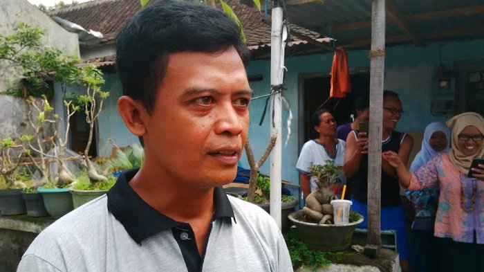 kakak-kandung-r-yulianto-saat-memberikan_20161211_191421.jpg