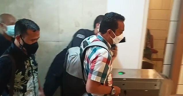 kalapas-tangerang-victor-teguh-prihartono-tiba-di-polda-metro.jpg