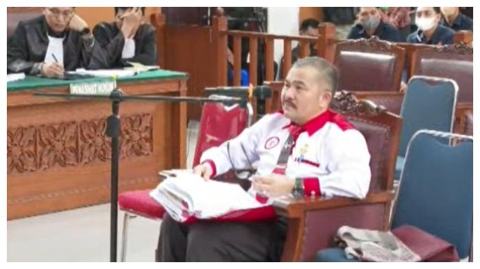 kamaruddin-berikan-kesaksian-soal-penerimaan-peti-jenazah-brigadir-j-di-jambi.jpg