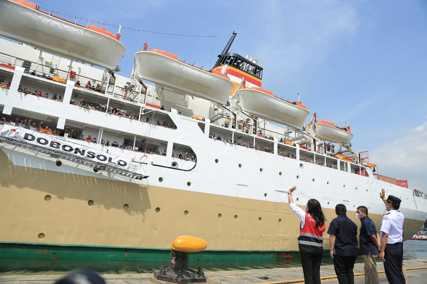 kapal-km-dobonsolo-angkut-pemudik-gratis-sepeda-motor-tujuan-semarang-surabaya-dari-tanjung-priok.jpg