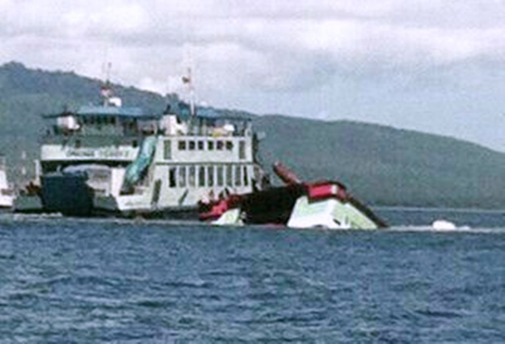 kapal-tenggelam_20160304_162315.jpg