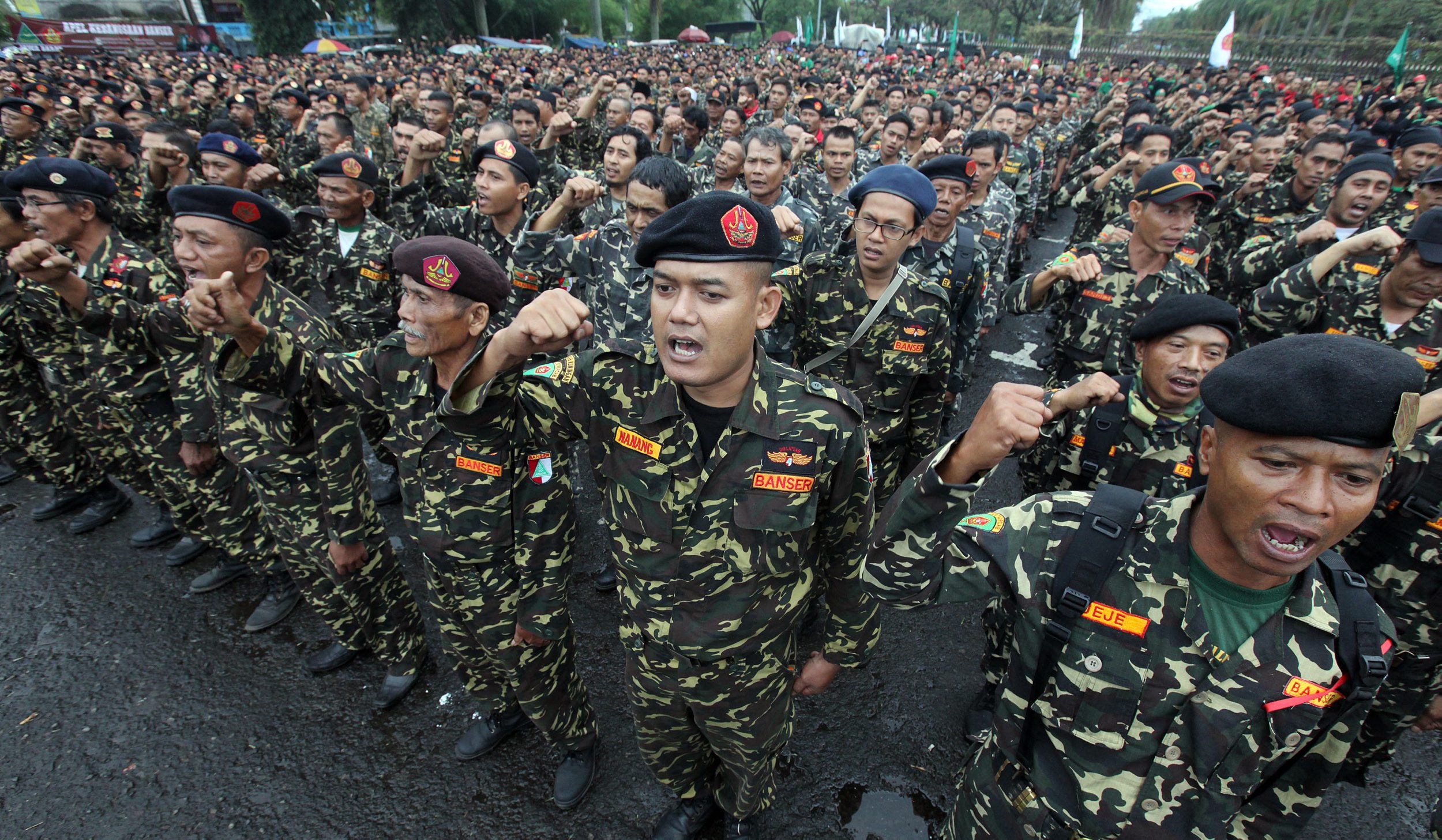 kapolda-dan-pangdam-hadiri-harlah-pemuda-ansor-ke-83-jabar_20170512_155914.jpg