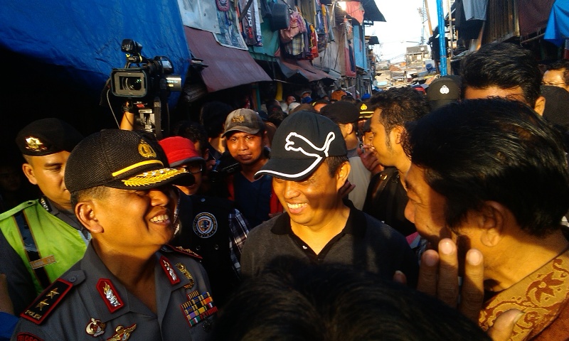 kapolda-metro-dan-lulung-di-tanah-abang-nih2_20150408_172457.jpg