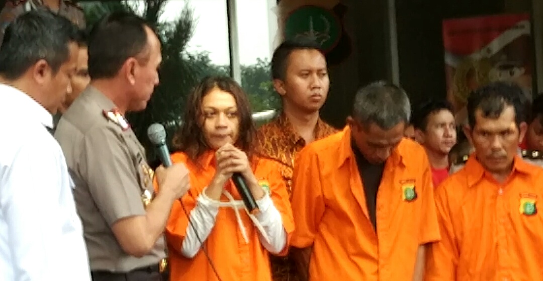 kapolda-metro-jaya-irjen-pol-mochamad-iriawan-berbinacang-dengan-rcl-s_20170621_172456.jpg