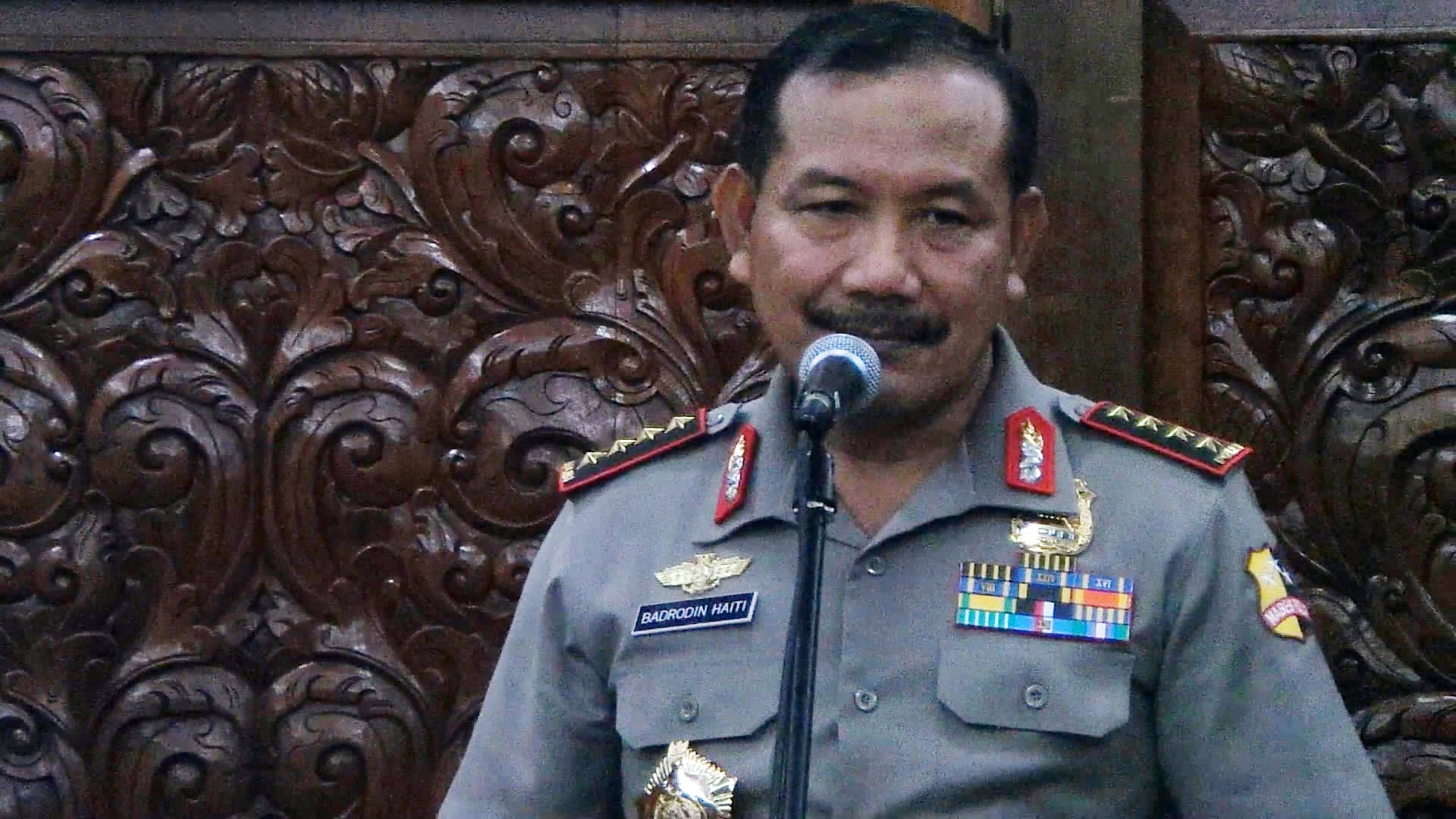 kapolri-berikan-santuan-kepada-korban-teror-thamrin_20160128_205630.jpg