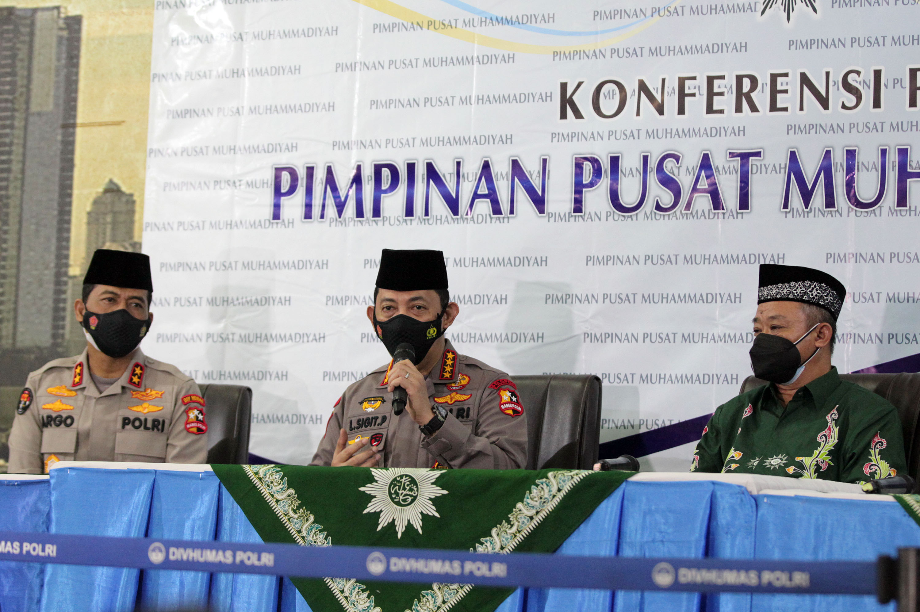 kapolri-listyo-sigit-prabowo-kunjungi-kantor-pp-muhammadiyah_20210129_191409.jpg