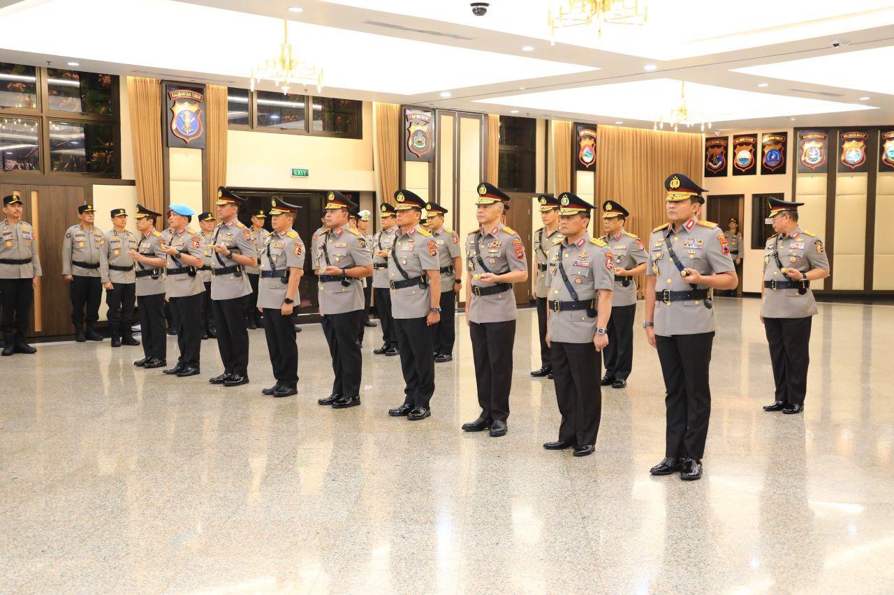 kapolri-memimpin-upacara-serah-terima-jabatan-sertijab-perwira-tinggi-delapan-kapolda.jpg
