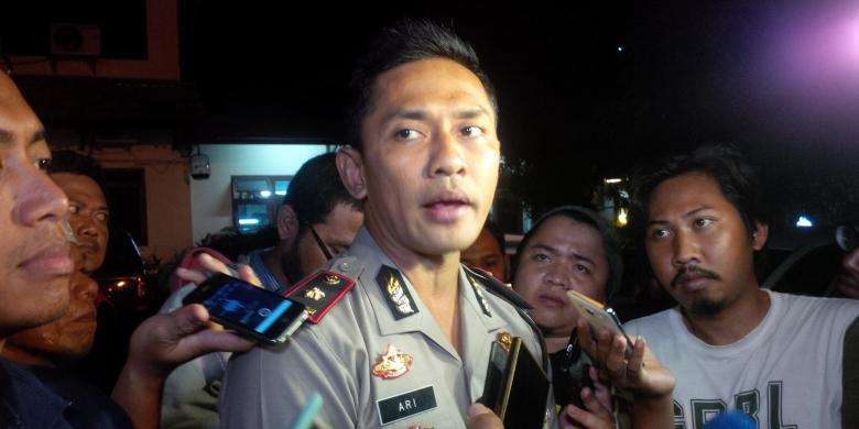kapolsek-kelapa-gading-kompol-ari-cahya-nugraha_20160218_214810.jpg