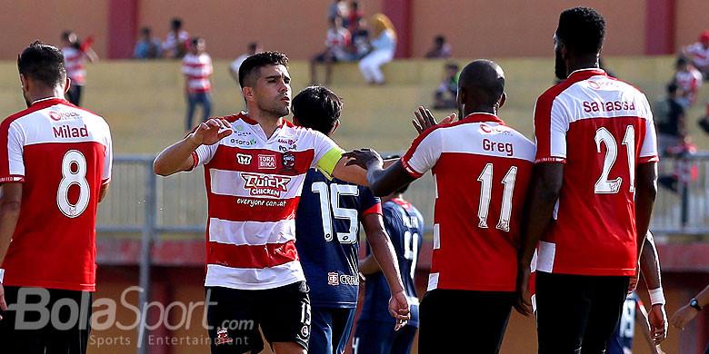 kapten-madura-united-fabiano-beltrame.jpg