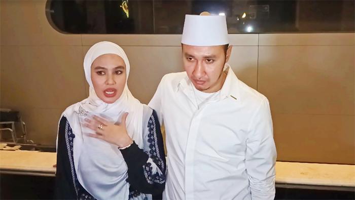 kartika-putri-habib-usman-bin-yahya_0.jpg