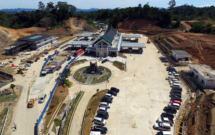 kawasan-pos-lintas-batas-negara-plbn-entikong_20161017_073332.jpg