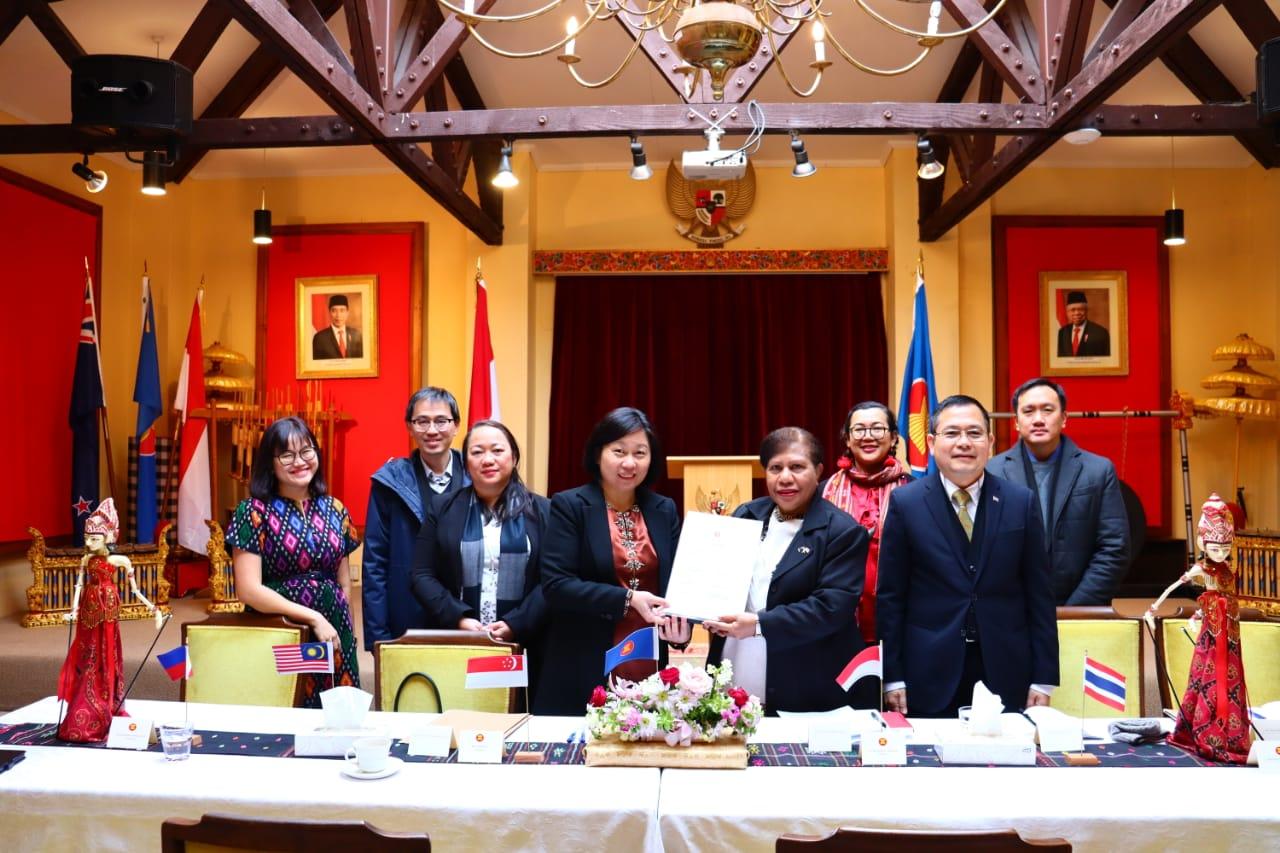 kbri-selandia-baru-terima.jpg