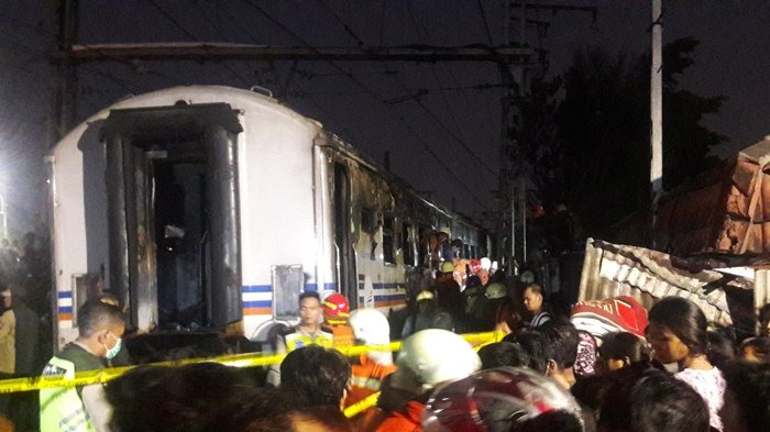 keamanan-perjalanan-saat-ini-listrik-aliran-atas-lintas-jatinegara-kemayoran-dimatikan_20170613_191846.jpg