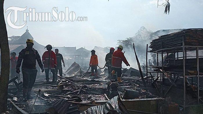 kebakaran-pasar-mebel-gilingan-solo-kesetrum.jpg