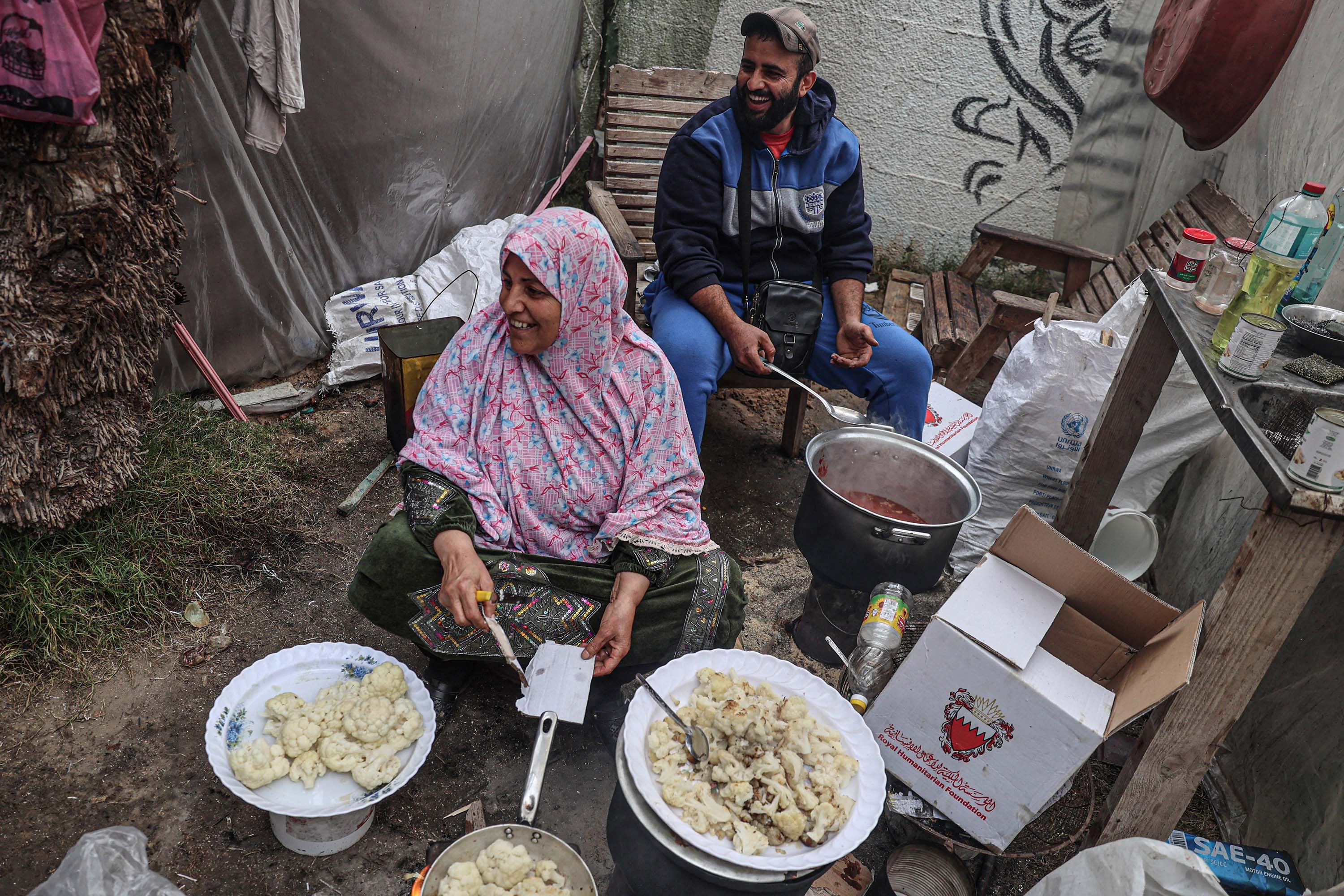 kebun-binatang-gaza-jadi-tempat-berlindung-pengungsi_20240105_081536.jpg
