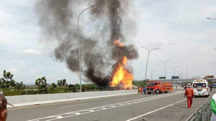 kecelakaan-di-tol-pemalang-1.jpg