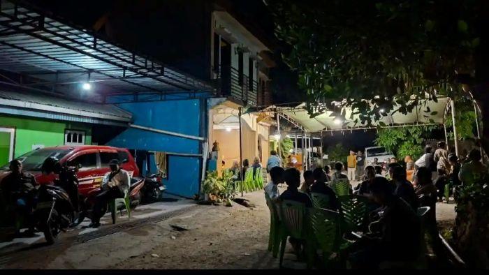 RUMAH DUKA - Suasana duka menyelimuti kediaman almarhumah dokter Icha di Perumahan RSS Baumata, Kabupaten Kupang, Jumat (26/6/2026) malam.