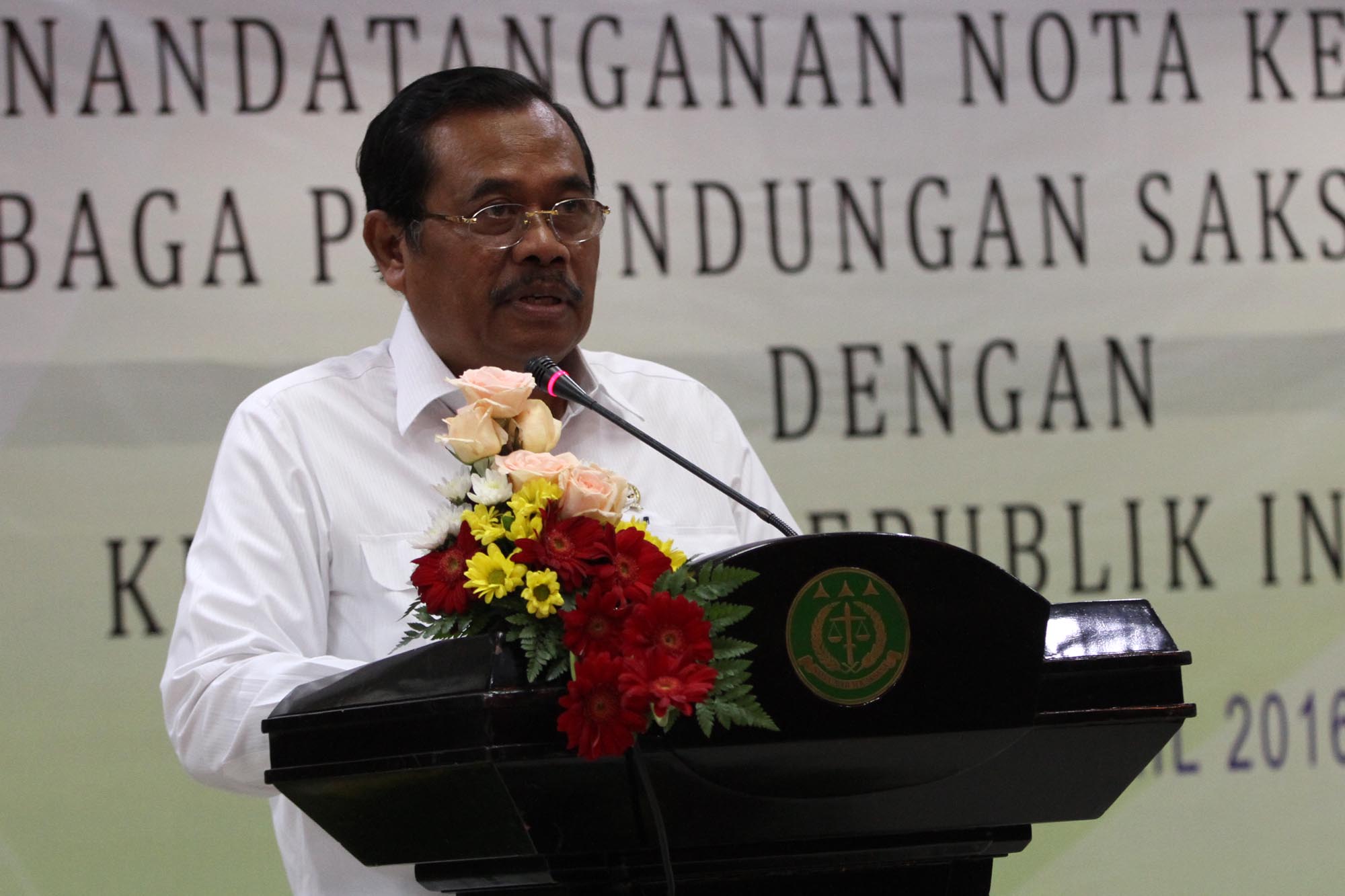 kejagung-dan-lpsk-mou-perlindungan-saksi-korban_20160419_213250.jpg