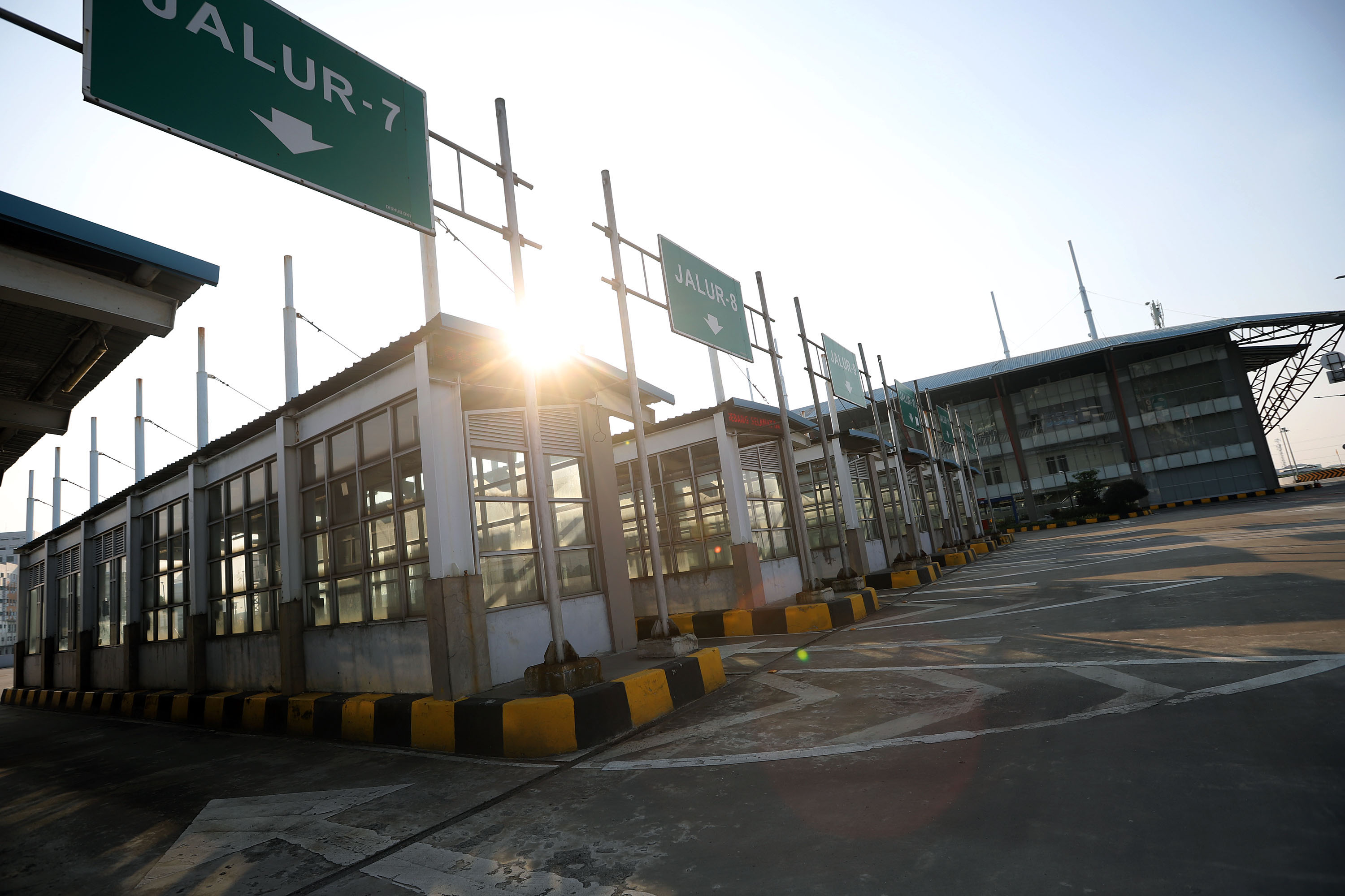 kelonggaran-transportasi-diberlakukan-terminal-pulogebang-masih-ditutup_20200507_210459.jpg