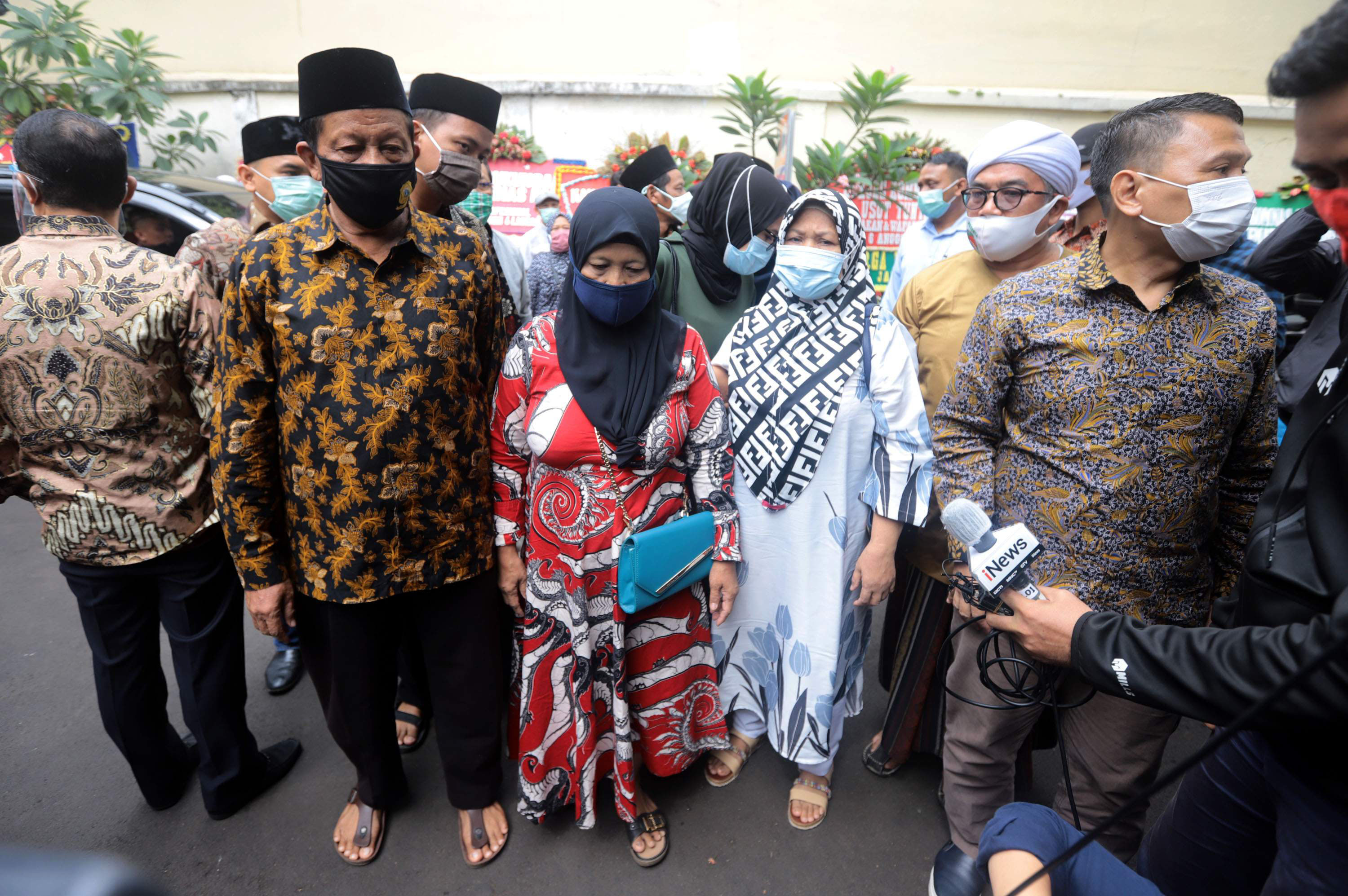 keluarga-laskar-fpi-yang-tewas-datangi-komnas-ham_20201221_221431.jpg