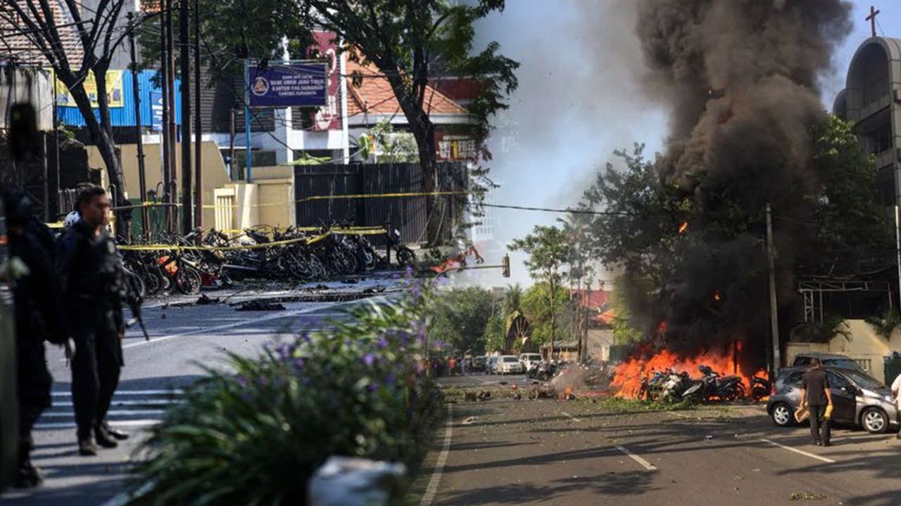keluarga-masih-cari-jenazah-daniel-pengadang-mobil-bom-di-gereja-arjuno_20180514_120113.jpg