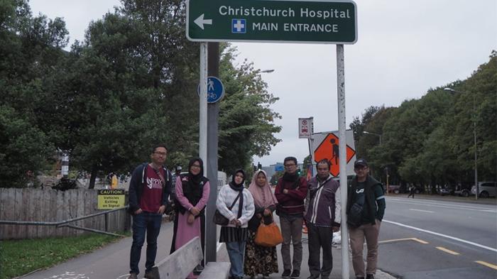 keluarga-zulfirmansyah-tiba-di-bandara-christchurch.jpg