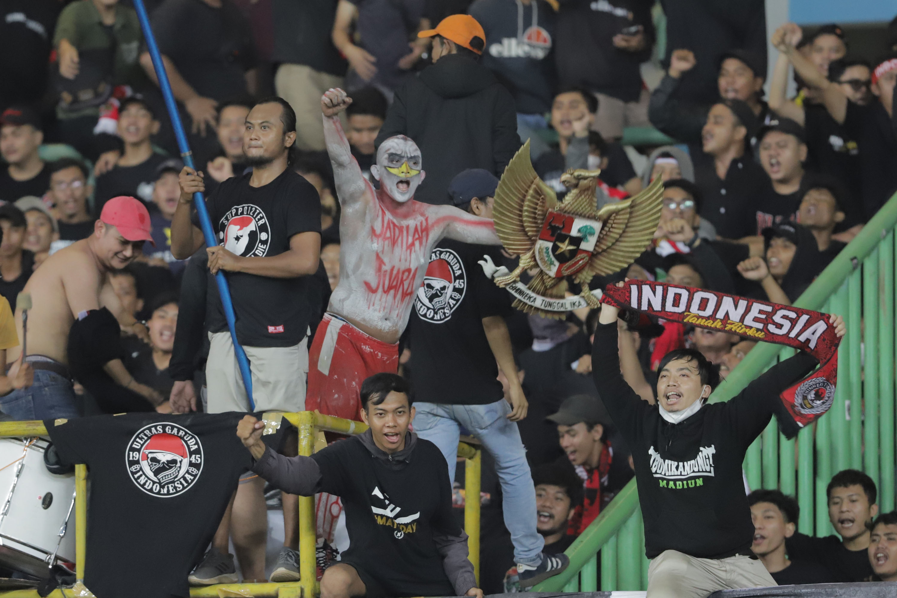 kembalinya-gemuruh-dukungan-suporter-timnas-indonesia_20220702_222511.jpg