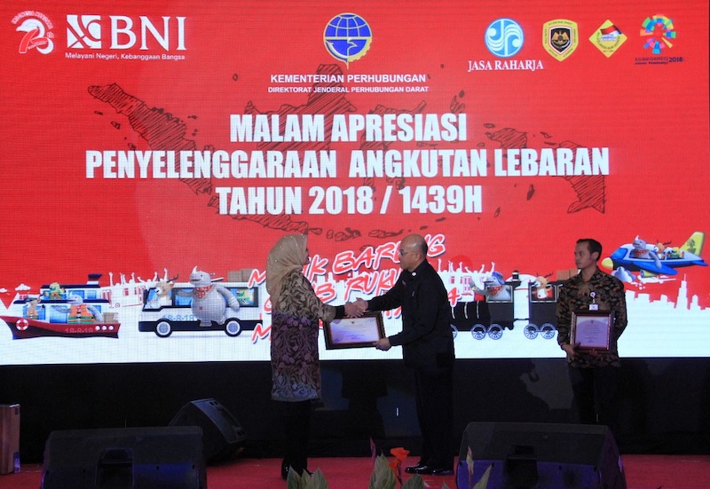 kemenhub-mengapresiasi-jasa-marga-atas-duk_20180707_164740.jpg
