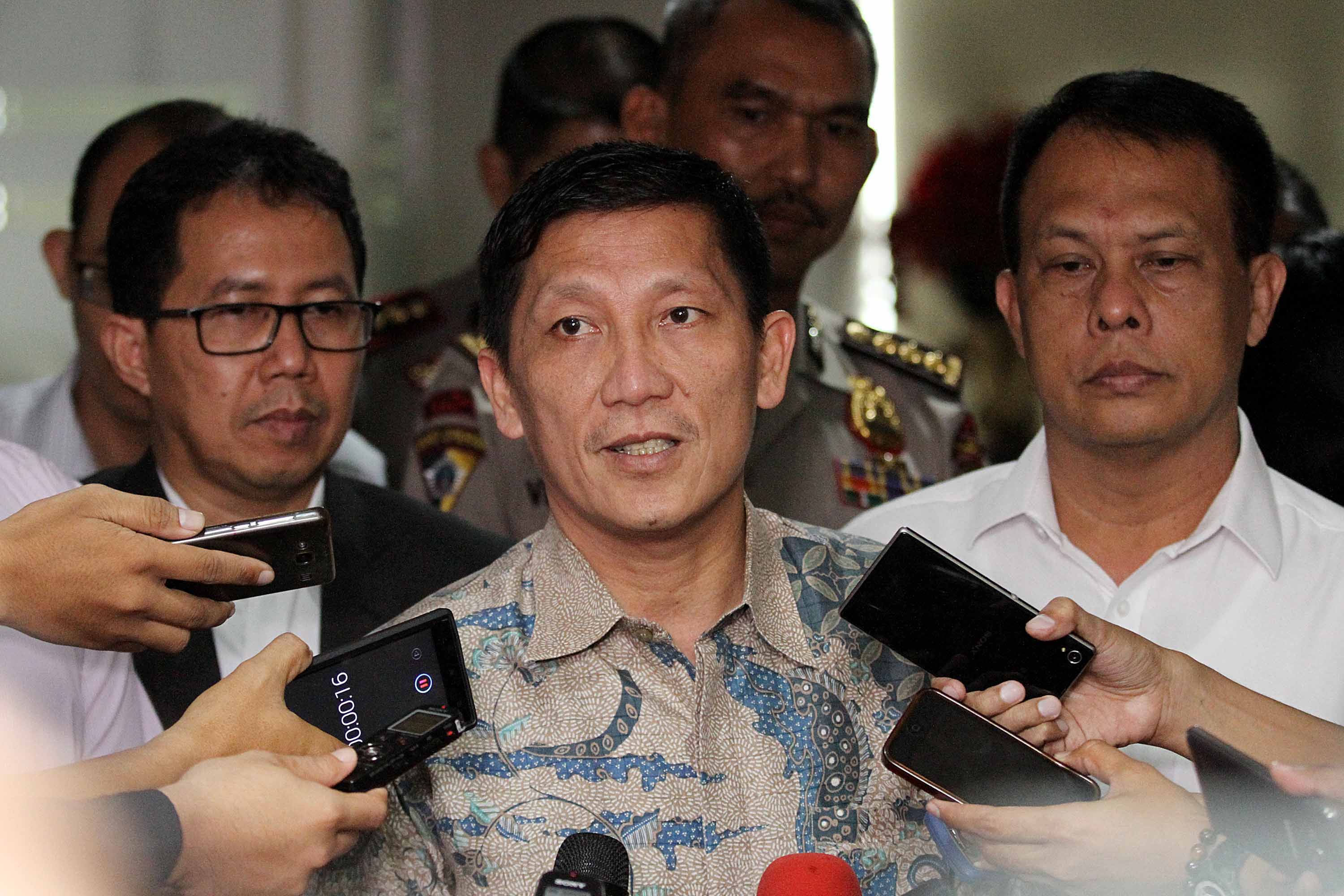 kemenpora-bahas-rusuh-oknum-the-jakmania-dengan-polisi_20160628_134629.jpg