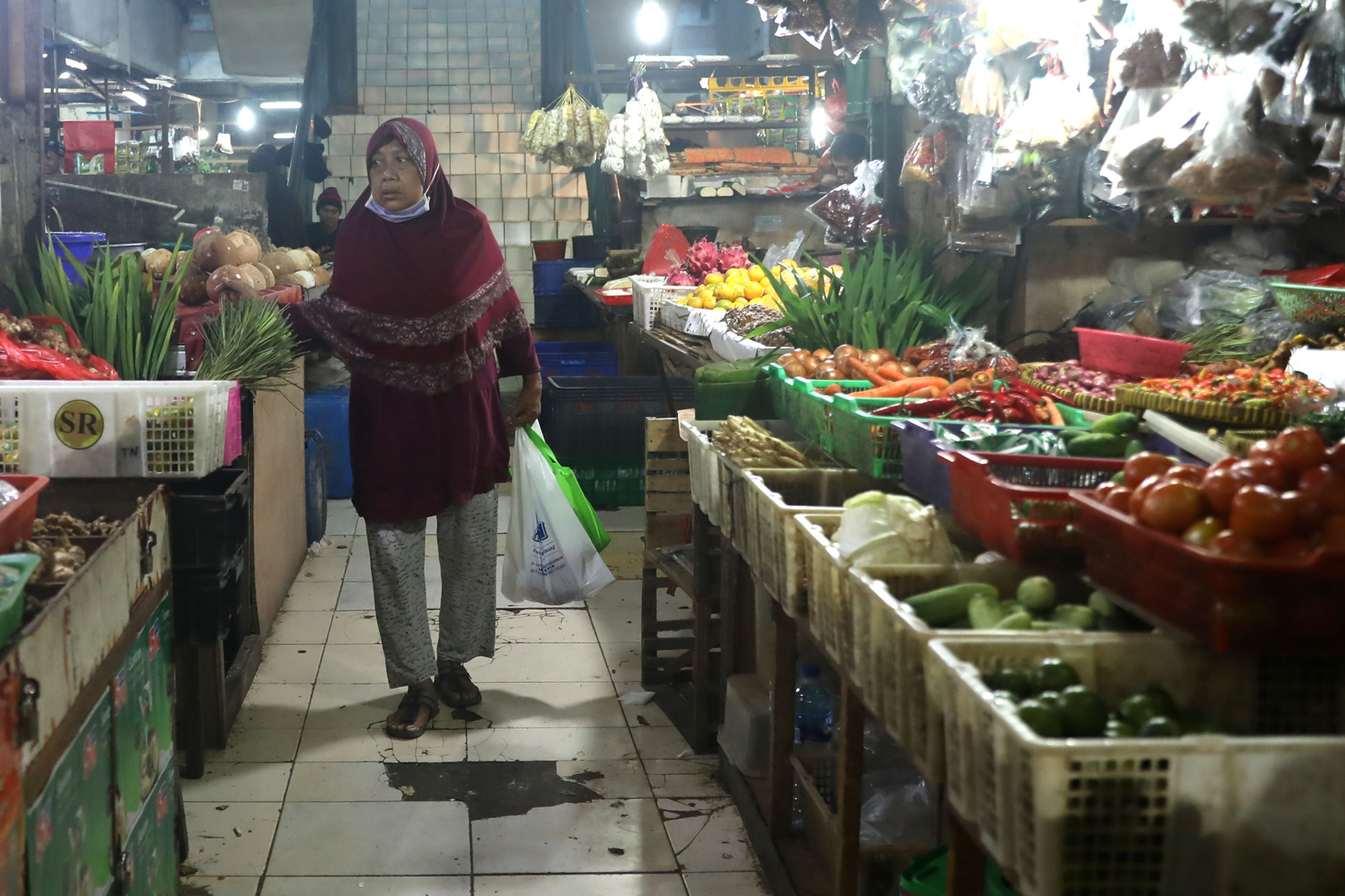 kenaikan-harga-sejumlah-bahan-pokok_20220620_203523.jpg