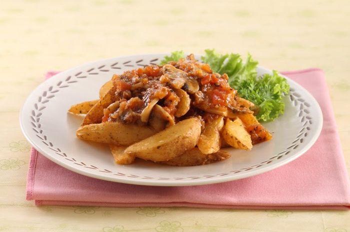 kentang-goreng-saus-bolognaise.jpg