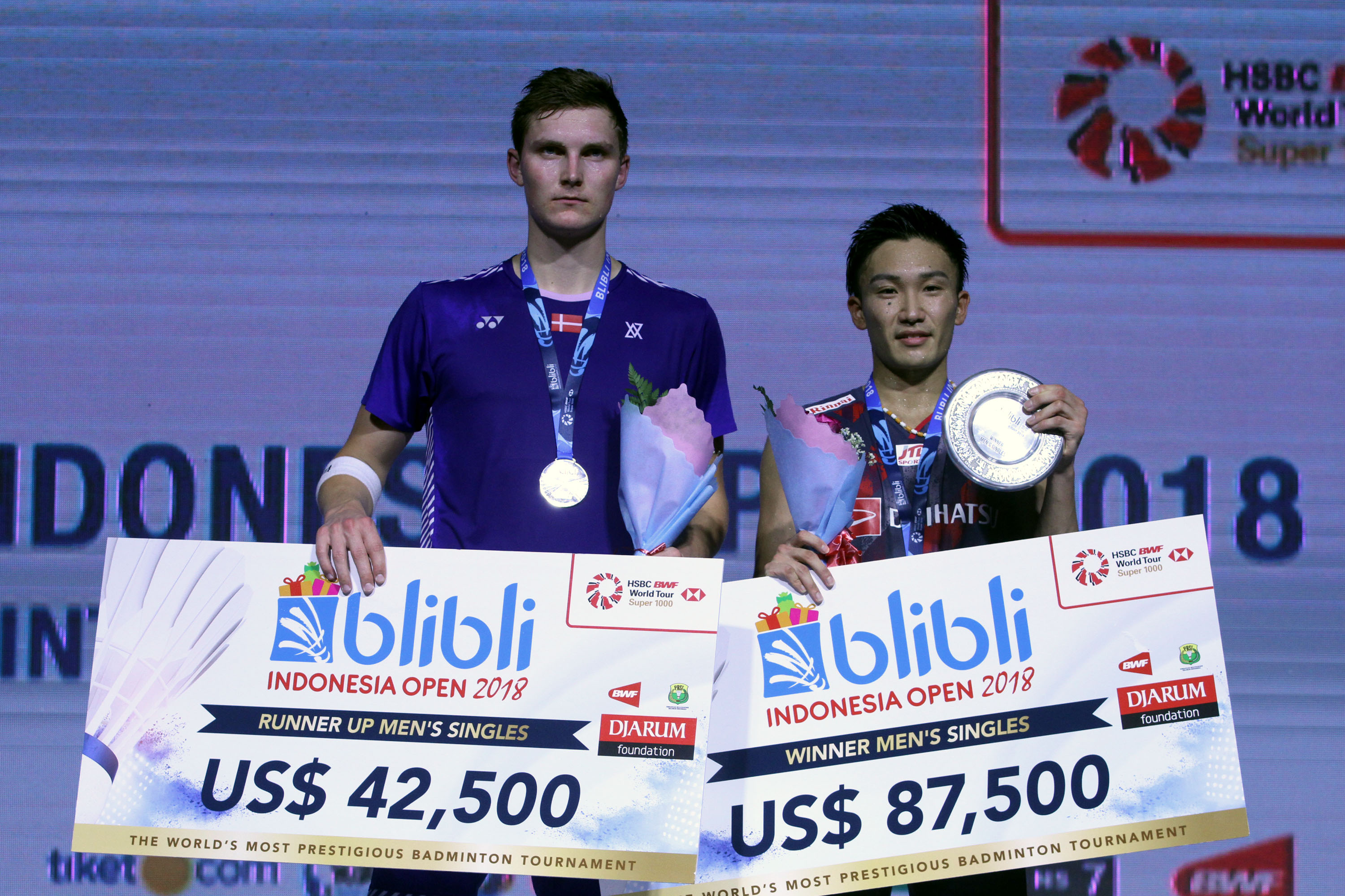 kento-momota-juara-tunggal-putra-blibli-indonesia-open_20180708_211719.jpg