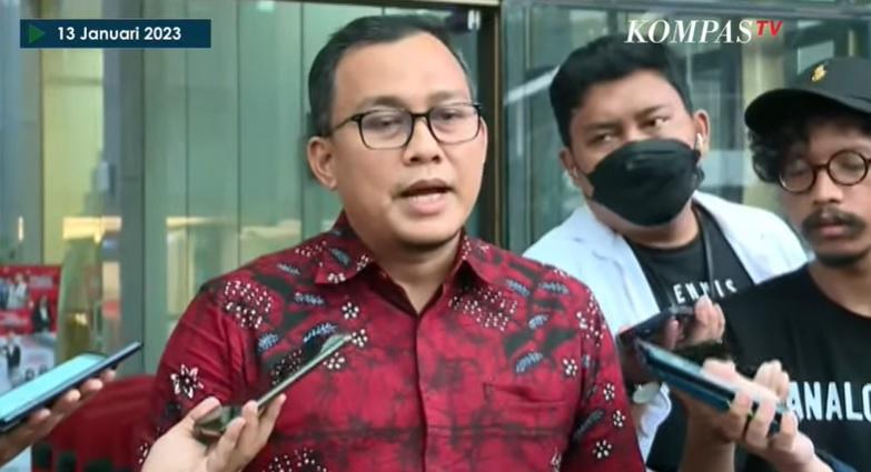 kepala-bagian-pemberitaan-kpk-ali-fikri-jumat-1312023gh.jpg