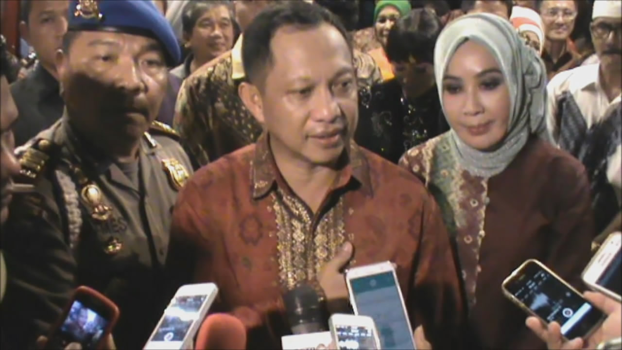 kepala-bnpt-komjen-pol-tito-karnavian-beri-keterangan-pers_20160406_102736.jpg
