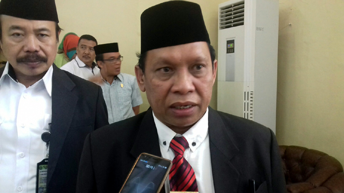 kepala-kanwil-kemenag-sulsel-abd-wahid-thahir_20160808_104547.jpg