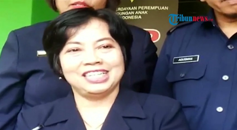 kepala-sekolah-beri-keterangan-soal-pesta-bikini_20150506_094651.jpg