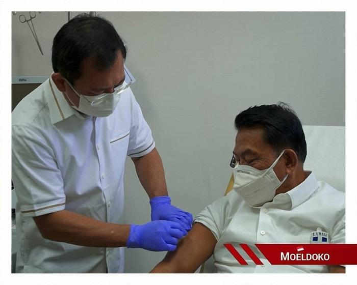 kepala-staf-presiden-moeldoko-ksp-disuntik-vaksin-nusantara.jpg