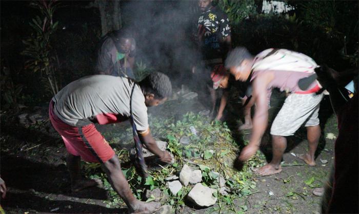 kepala-suku-dambet-benner-tinal-bakar-batu_1.jpg