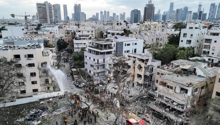 kerusakan-di-pemukiman-di-Tel-Aviv-Israel-akibat-rudal-Iran.jpg