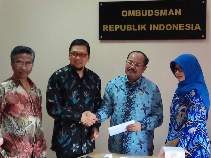 kesatuan-aksi-keluarga-besar-hmi-kahmi-menemui-pimpinan-ombudsman_20170228_004254.jpg