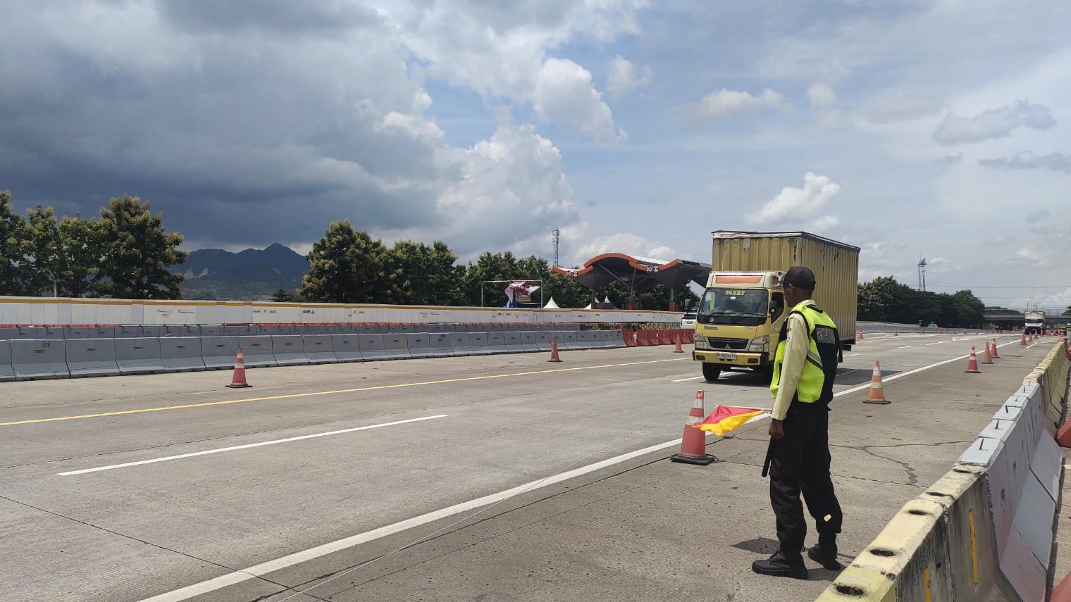 KESIAPAN TOL NATARU - Command Center Astra Tol Cipali di KM 188 A dan rest area fungsional di KM 188 B yang disiapkan untuk menghadapi momen libur Natal 2025 dan Tahun Baru 2026, Lungbenda, Kec. Palimanan, Kabupaten Cirebon, Jawa Barat, Jumat (19/12/2025). (Tribunnews.com/Lita Febriani).